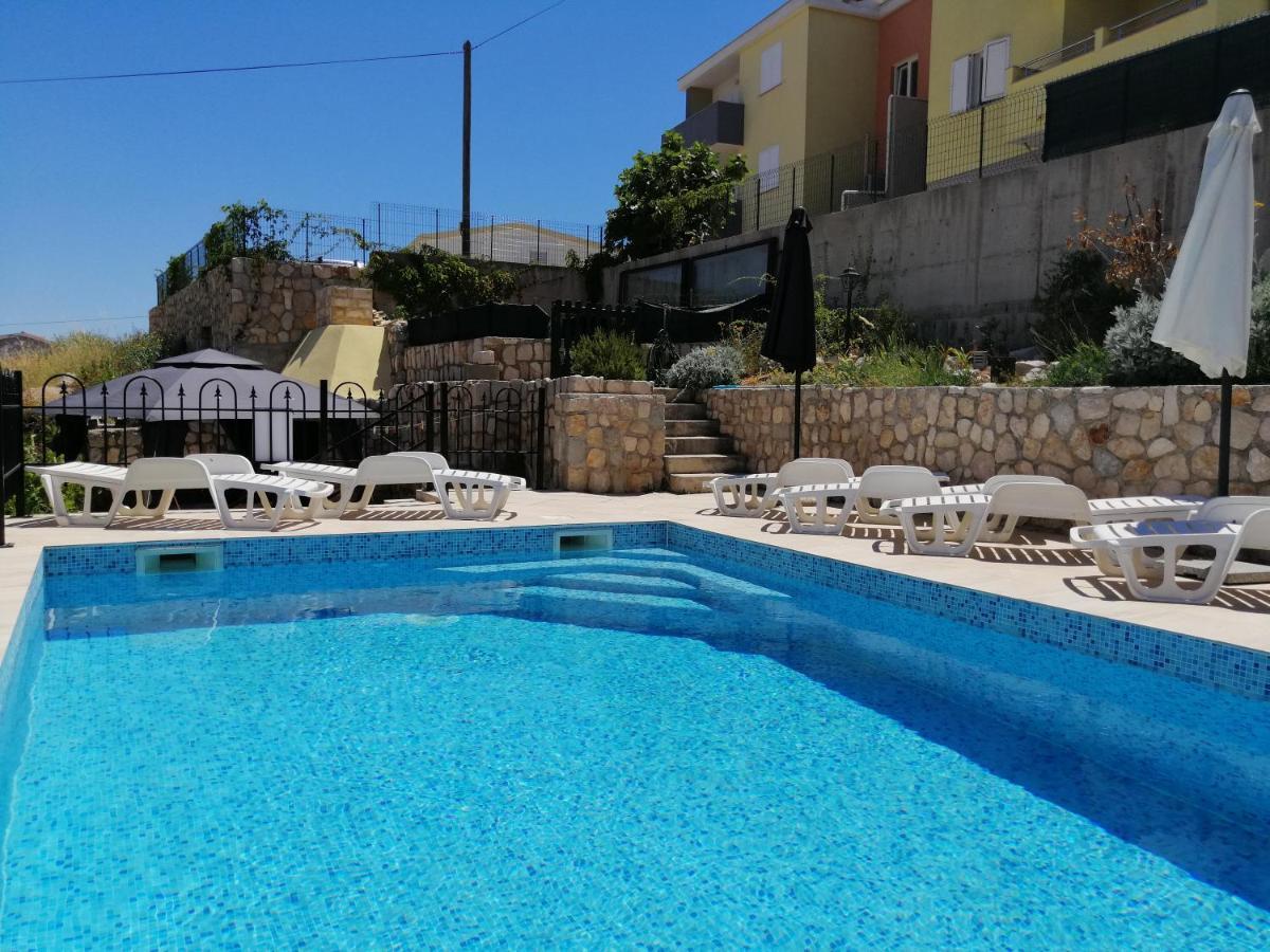 Family Apartments Grguric Pag Town Εξωτερικό φωτογραφία