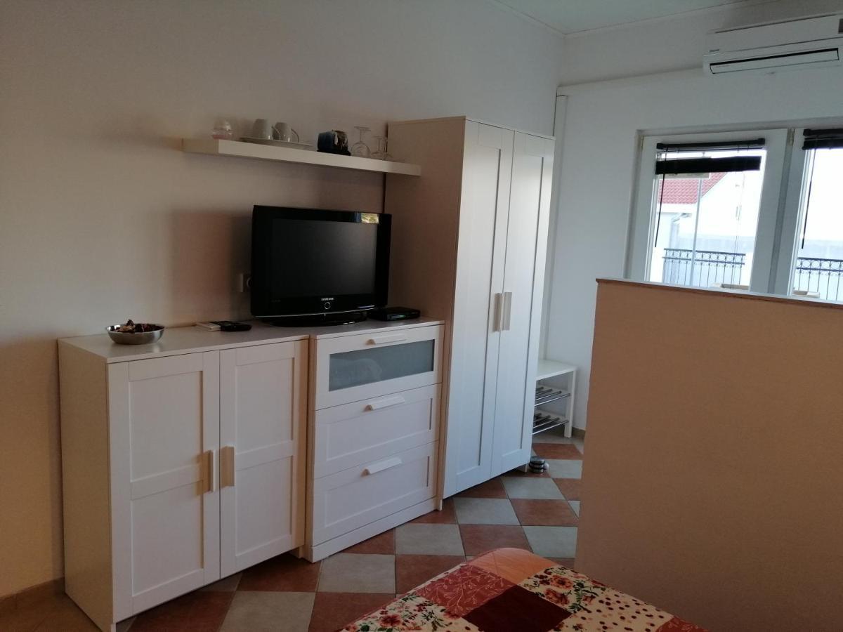 Family Apartments Grguric Pag Town Εξωτερικό φωτογραφία